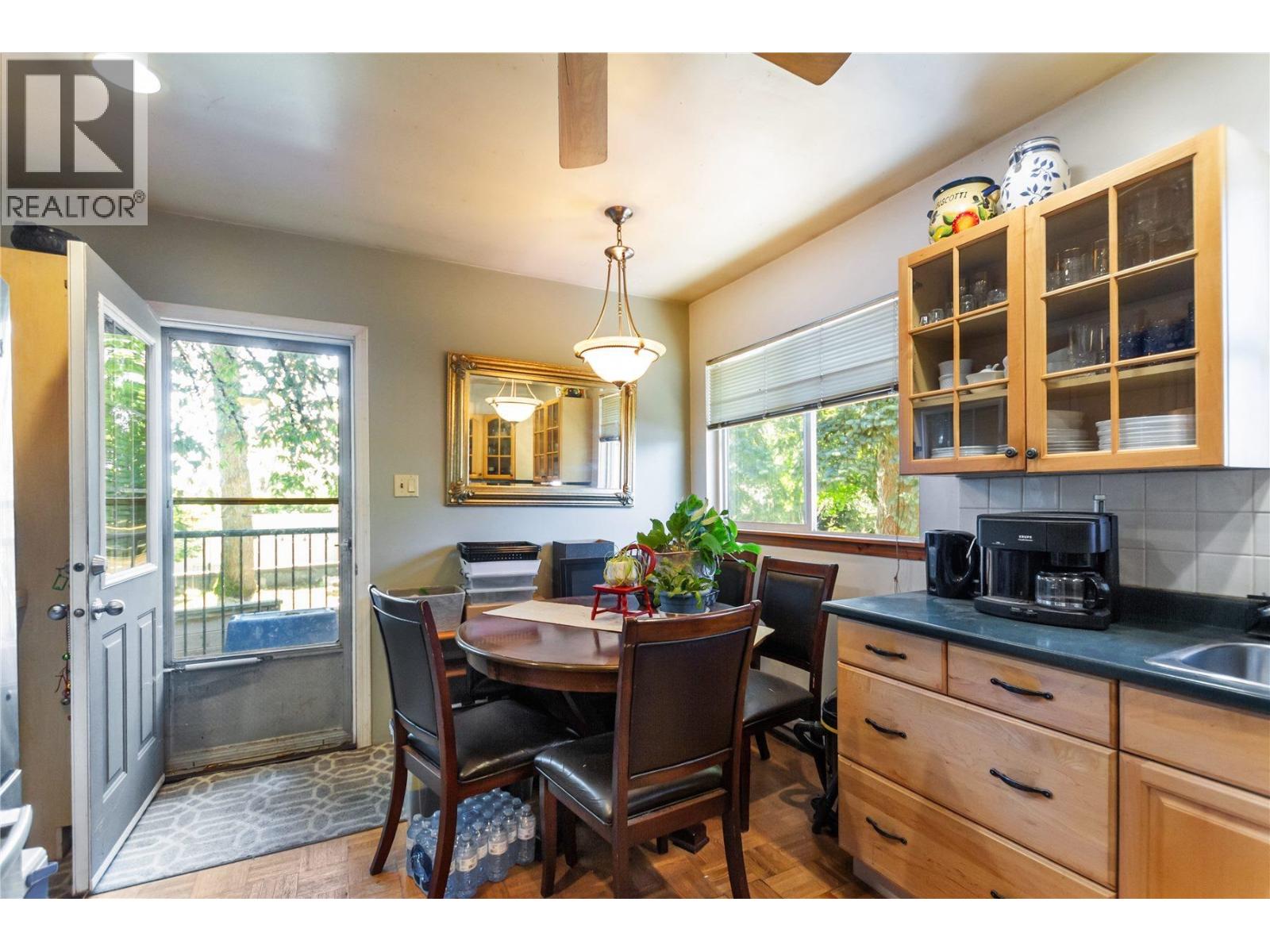 2058 Hillside Avenue, Coquitlam, British Columbia  V3K 1K7 - Photo 8 - R3036353