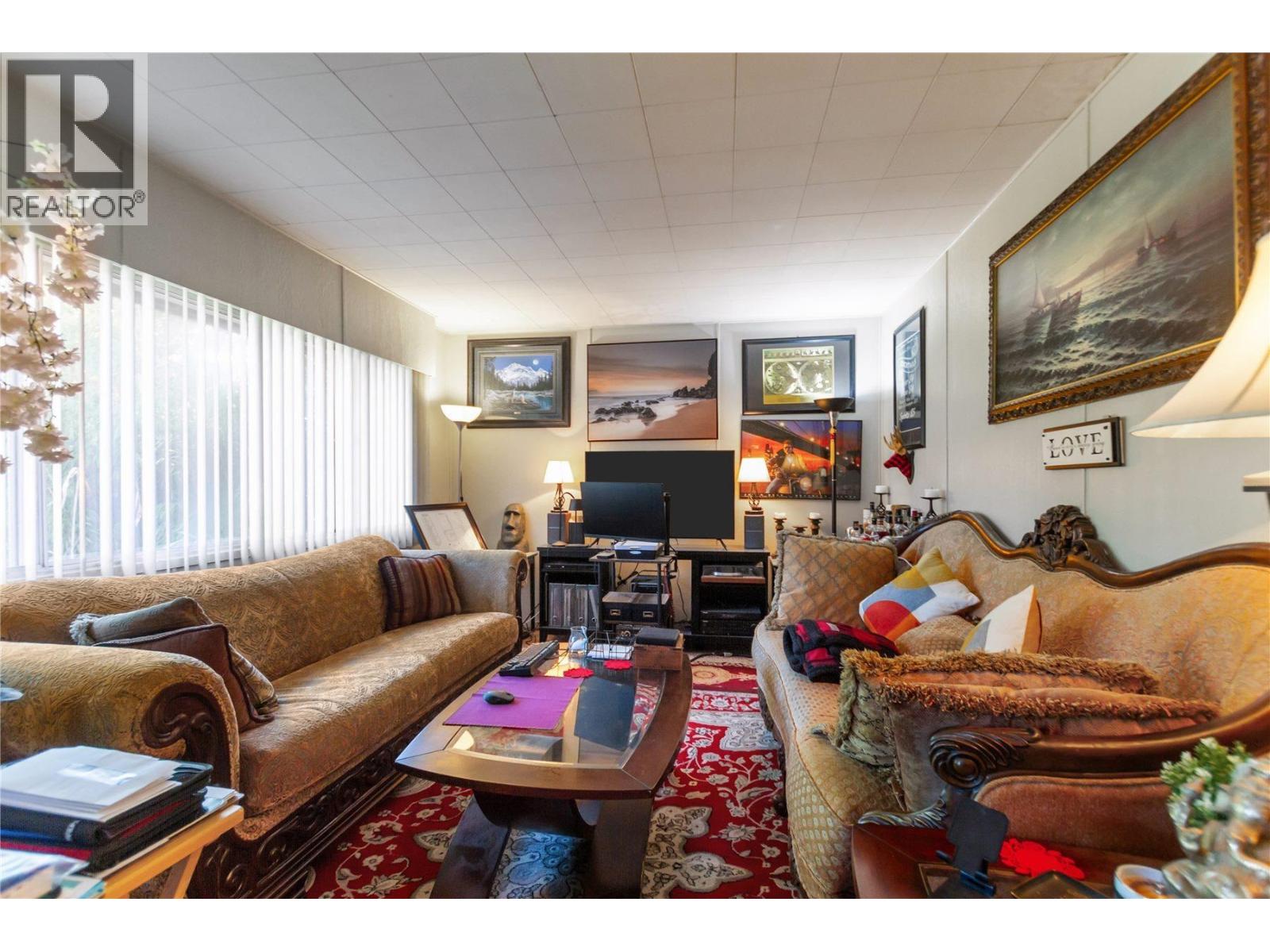 2058 Hillside Avenue, Coquitlam, British Columbia  V3K 1K7 - Photo 4 - R3036353