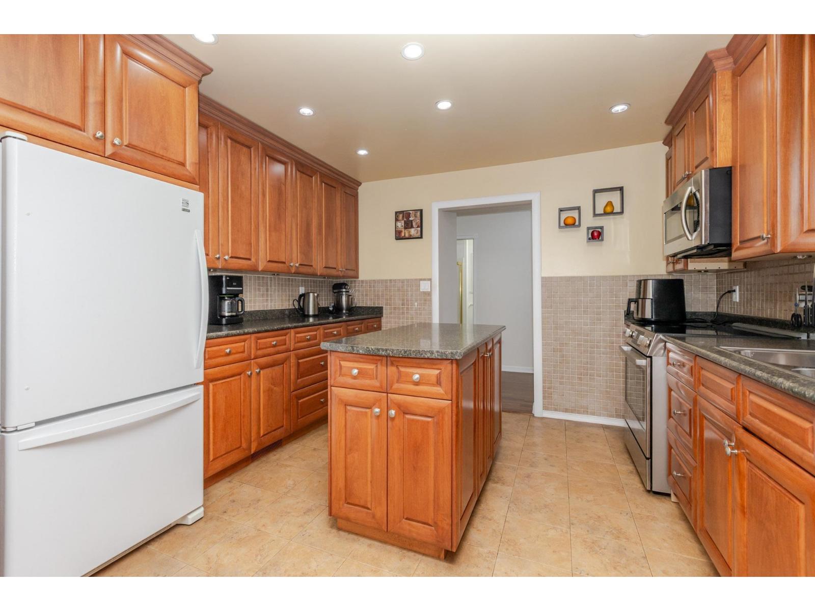 12069 97 Avenue, Surrey, British Columbia  V3V 2C7 - Photo 9 - R3035636