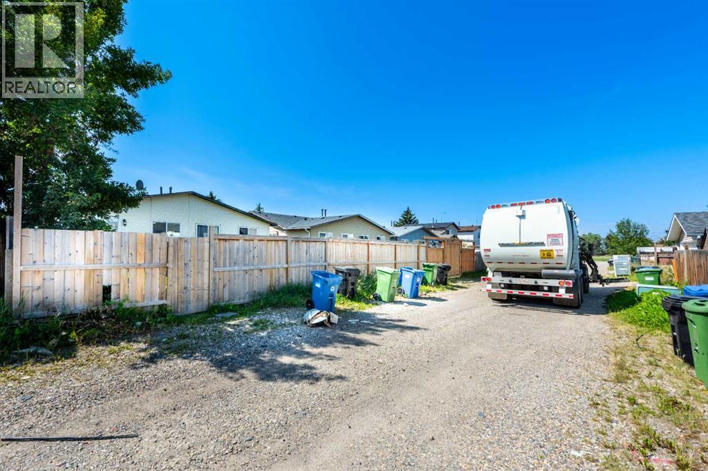 Property at 72 Whitworth Way NE image 5