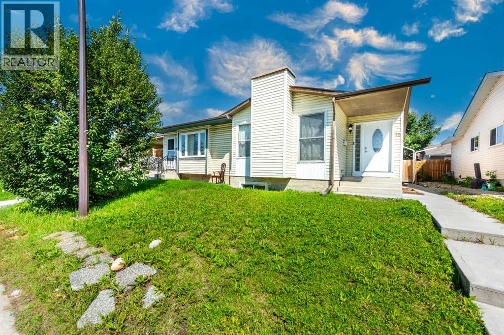 Property at 72 Whitworth Way NE image 2