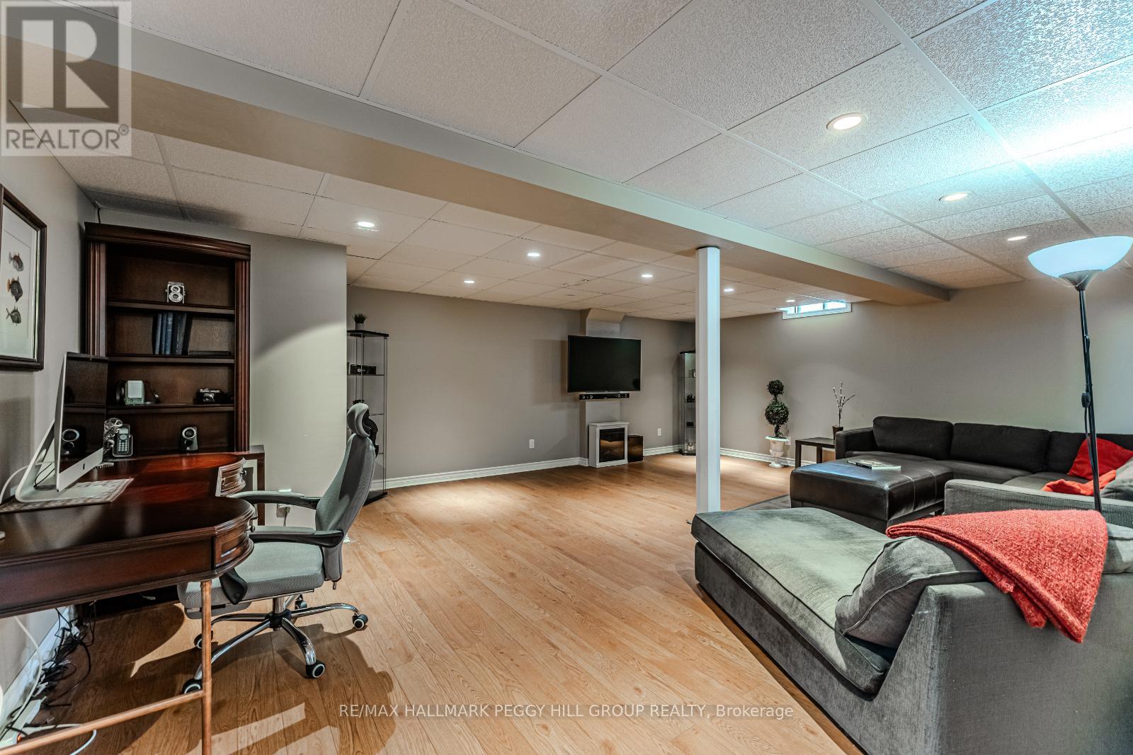 122 Fletcher Street, Bradford West Gwillimbury, Ontario  L3Z 2Y9 - Photo 10 - N12342330