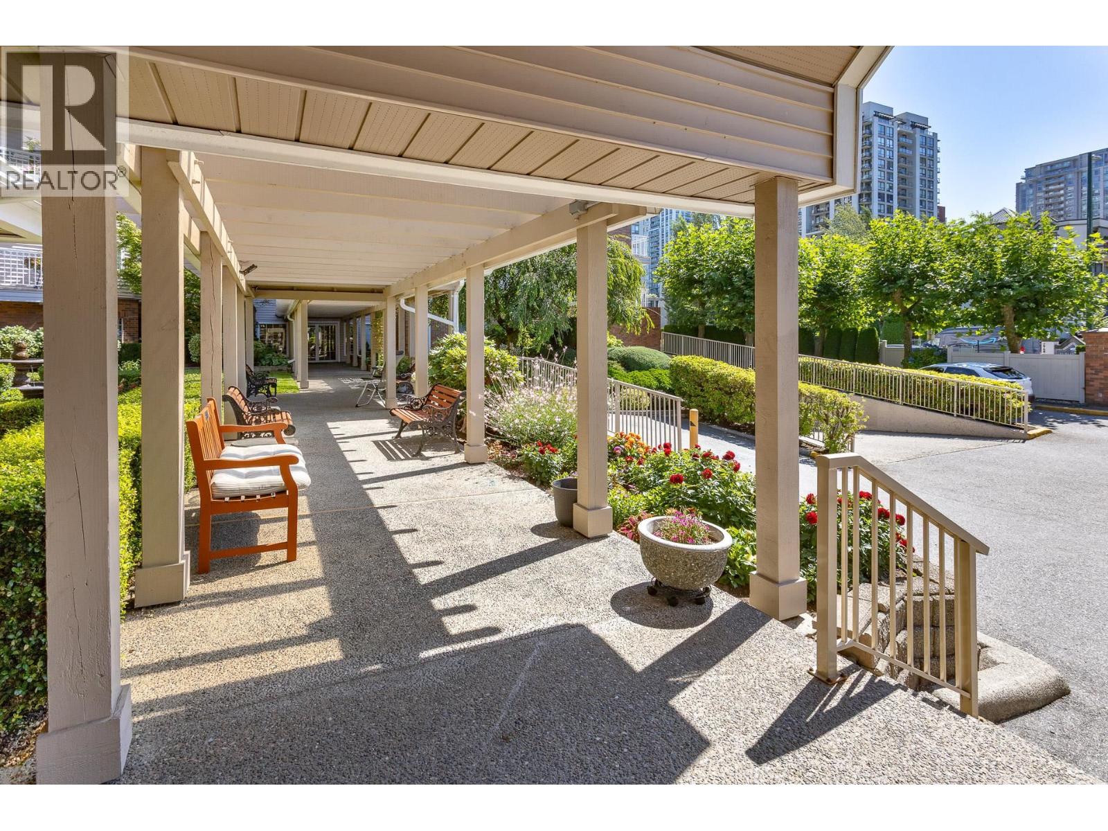 403 2973 Burlington Drive, Coquitlam, British Columbia  V3B 6X1 - Photo 3 - R3036335