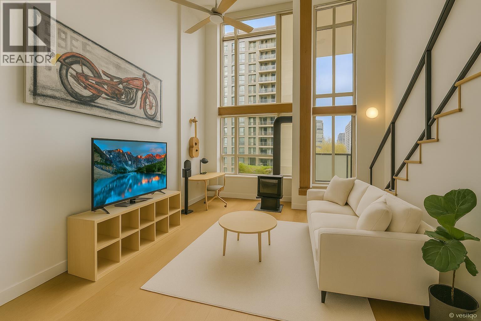 402 10 Renaissance Square, New Westminster, British Columbia  V3M 7B1 - Photo 2 - R3036599