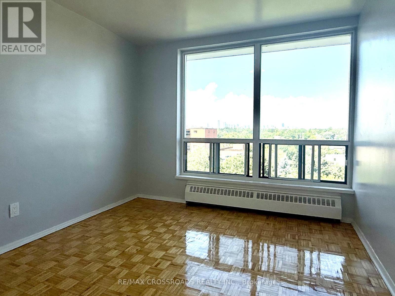 801 - 363 Lakeshore Road E, Mississauga, Ontario  L5G 1H7 - Photo 13 - W12340239