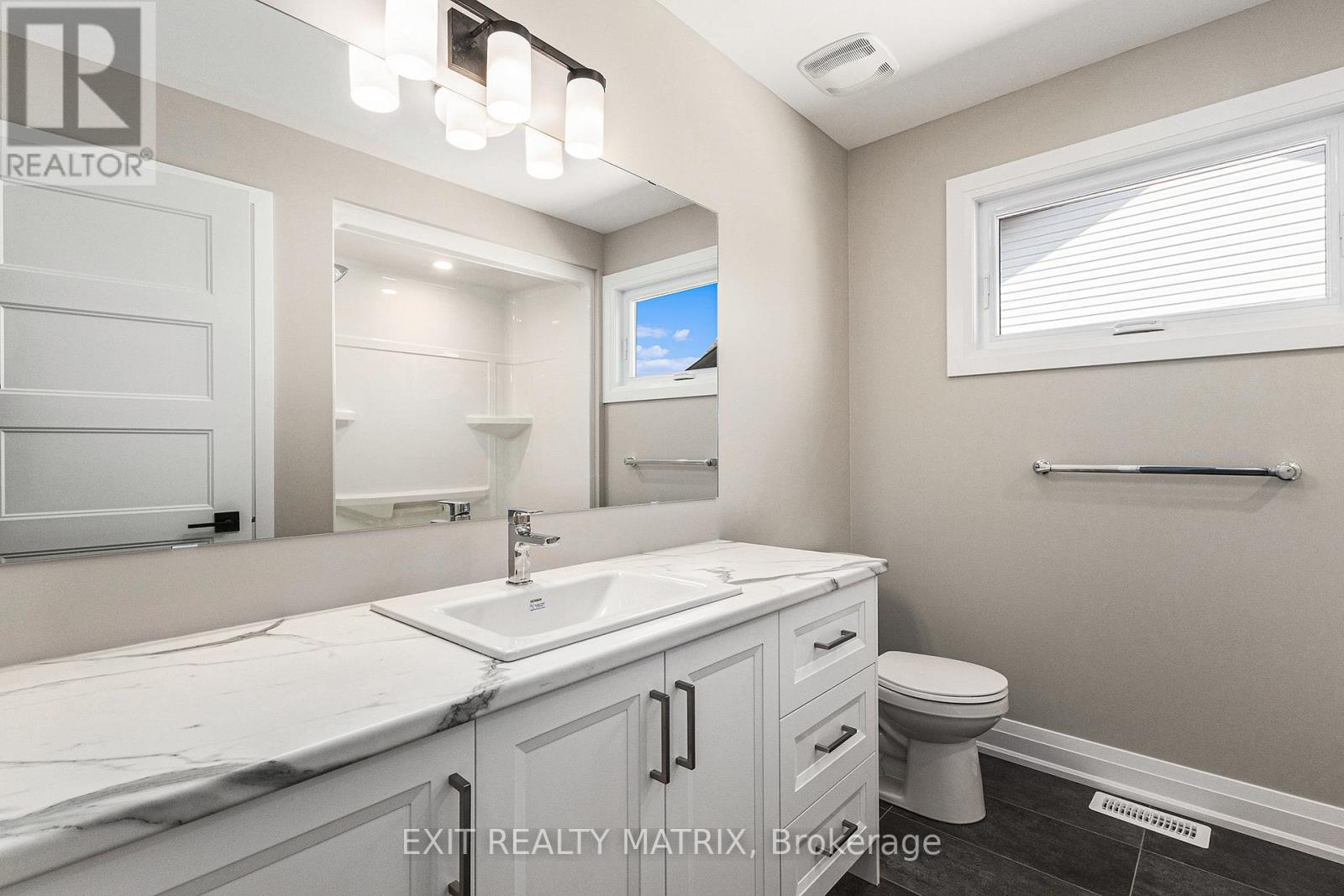 1355 Fribourg Street, Russell, Ontario  K0A 1W0 - Photo 13 - X12342412