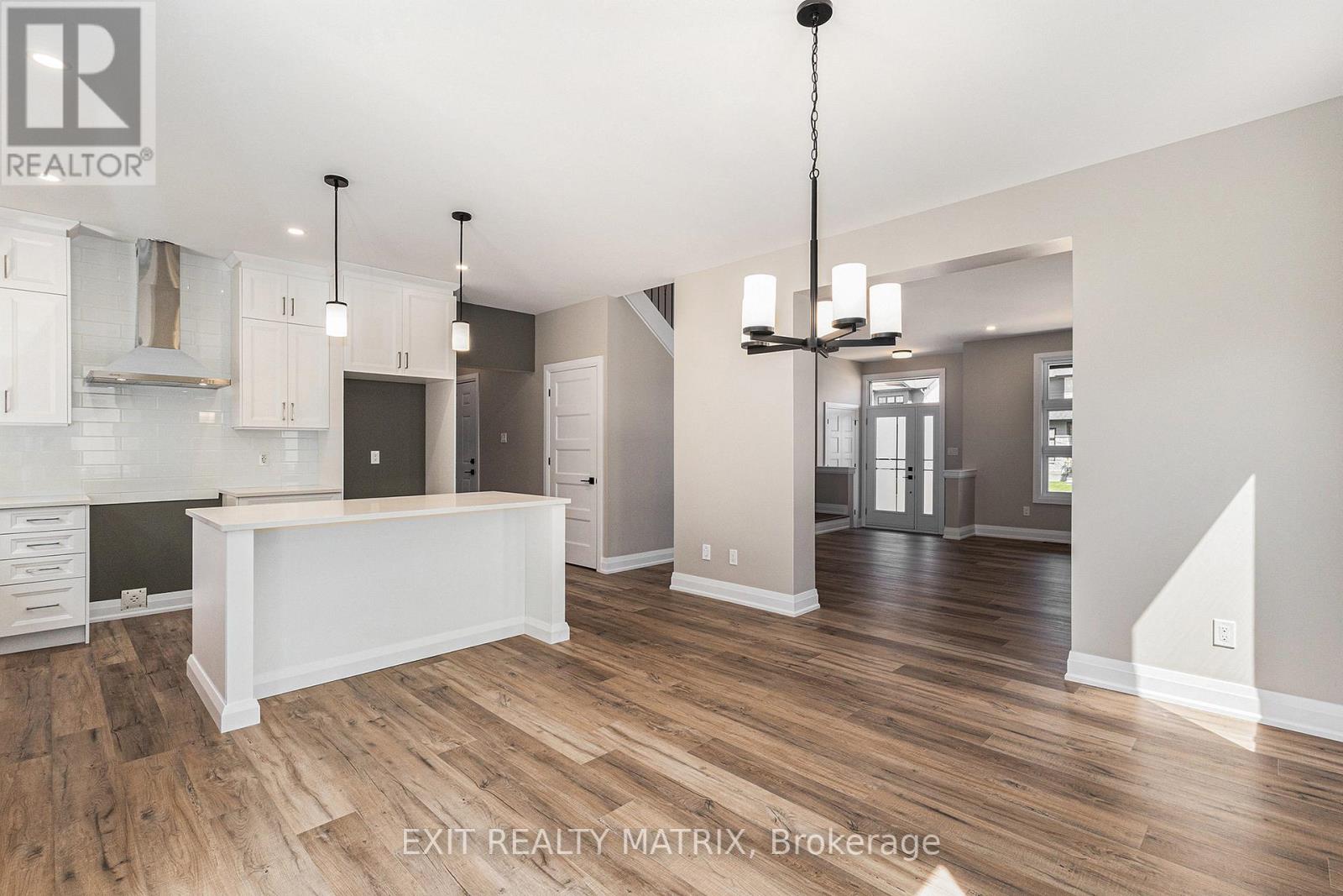 1355 Fribourg Street, Russell, Ontario  K0A 1W0 - Photo 7 - X12342412
