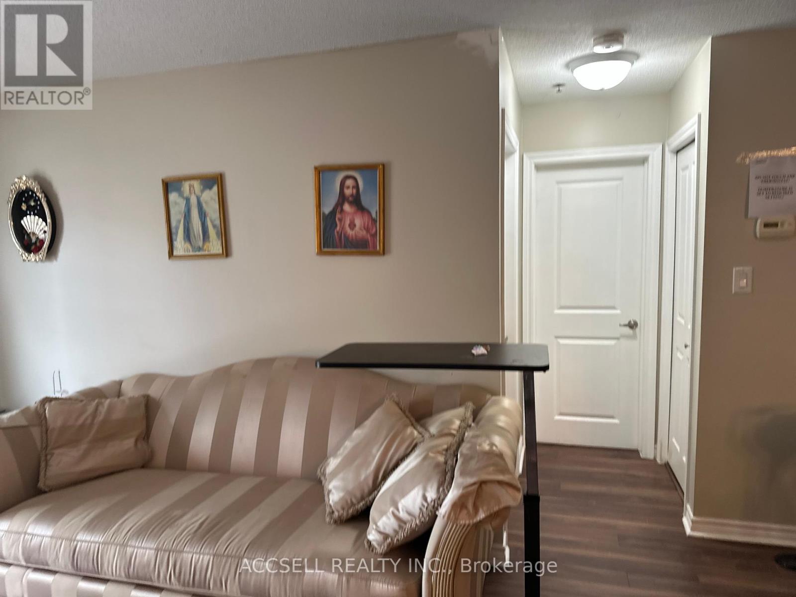 110 - 151 Potts Private, Ottawa, Ontario  K4A 0V7 - Photo 5 - X12342414