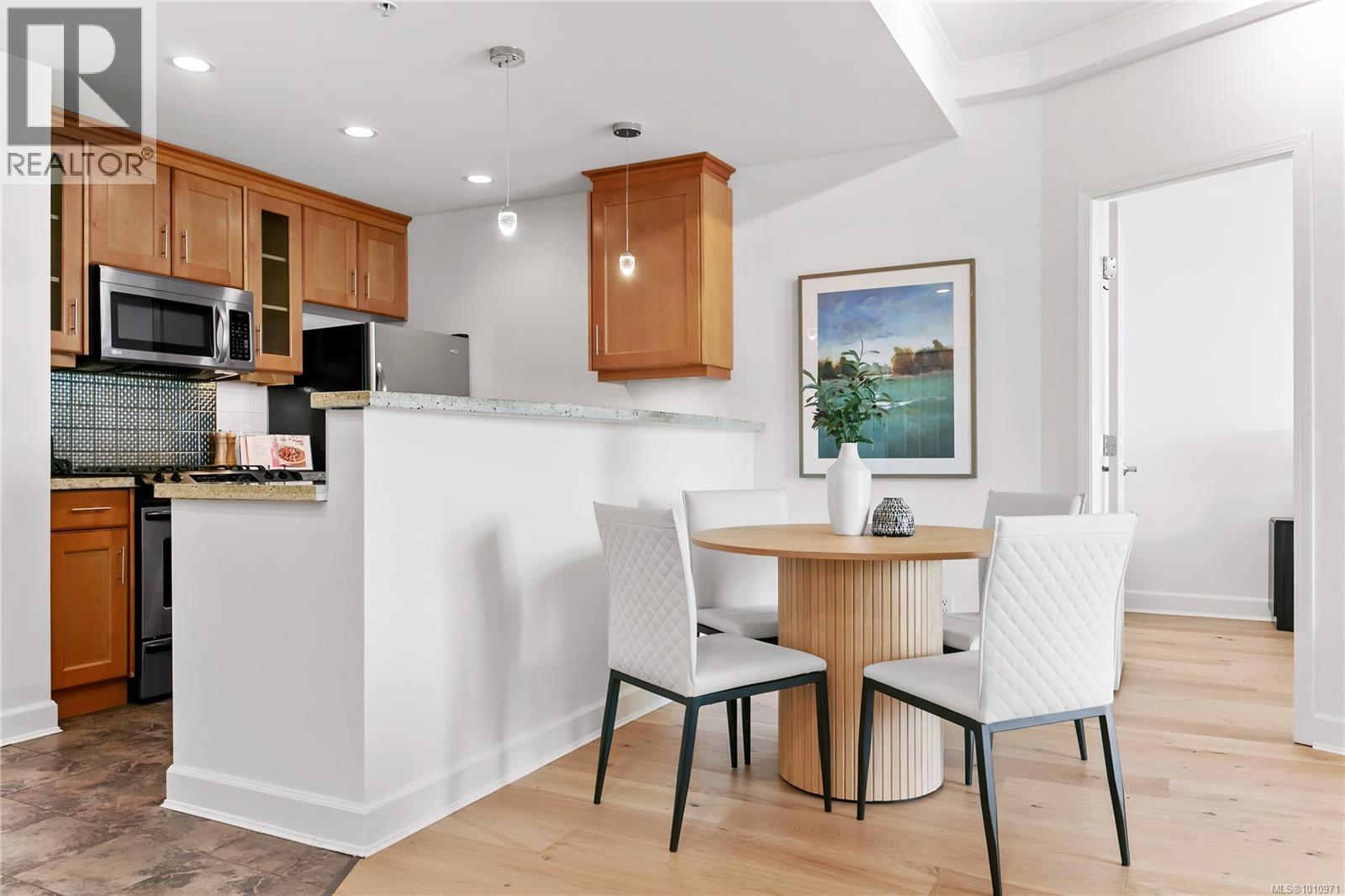 212 225 Menzies St, Victoria, British Columbia V8V 2G6 - Photo 15 - 1010971