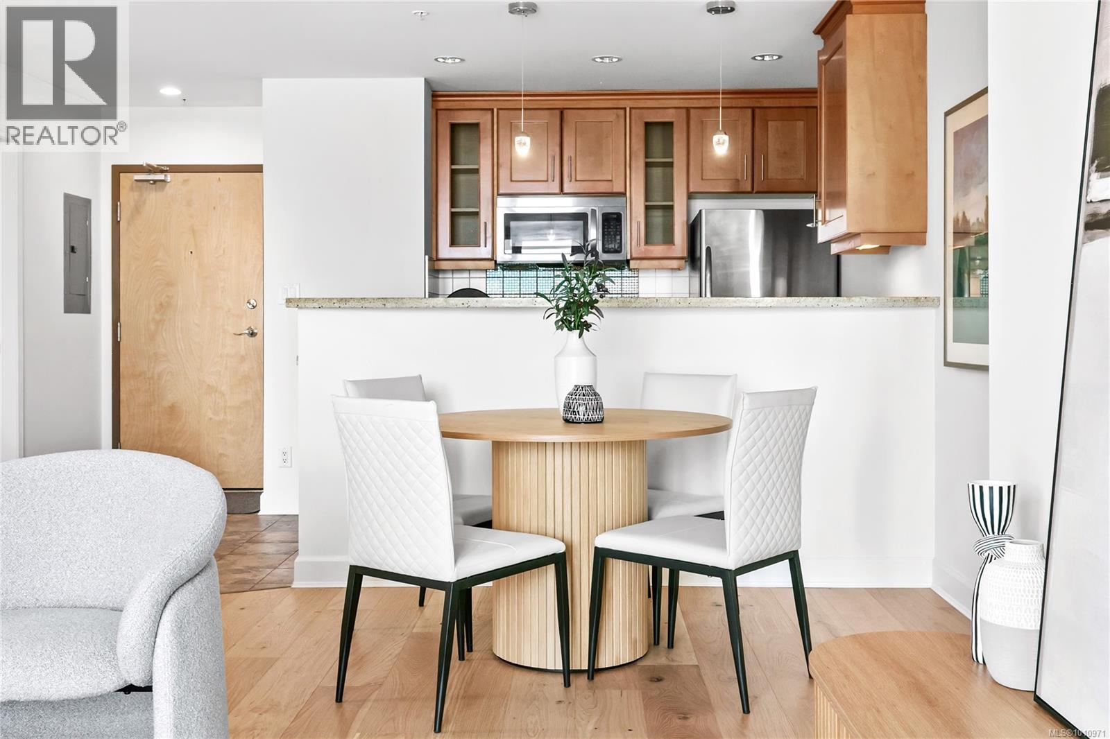 212 225 Menzies St, Victoria, British Columbia V8V 2G6 - Photo 18 - 1010971