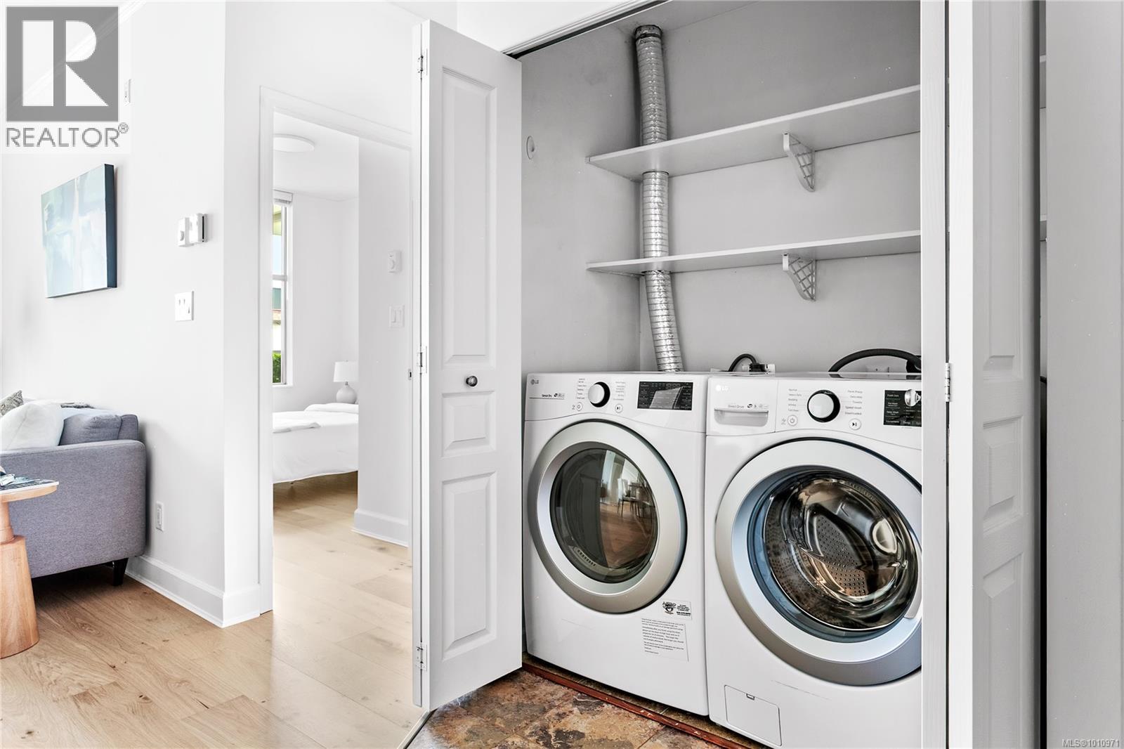 212 225 Menzies St, Victoria, British Columbia V8V 2G6 - Photo 35 - 1010971