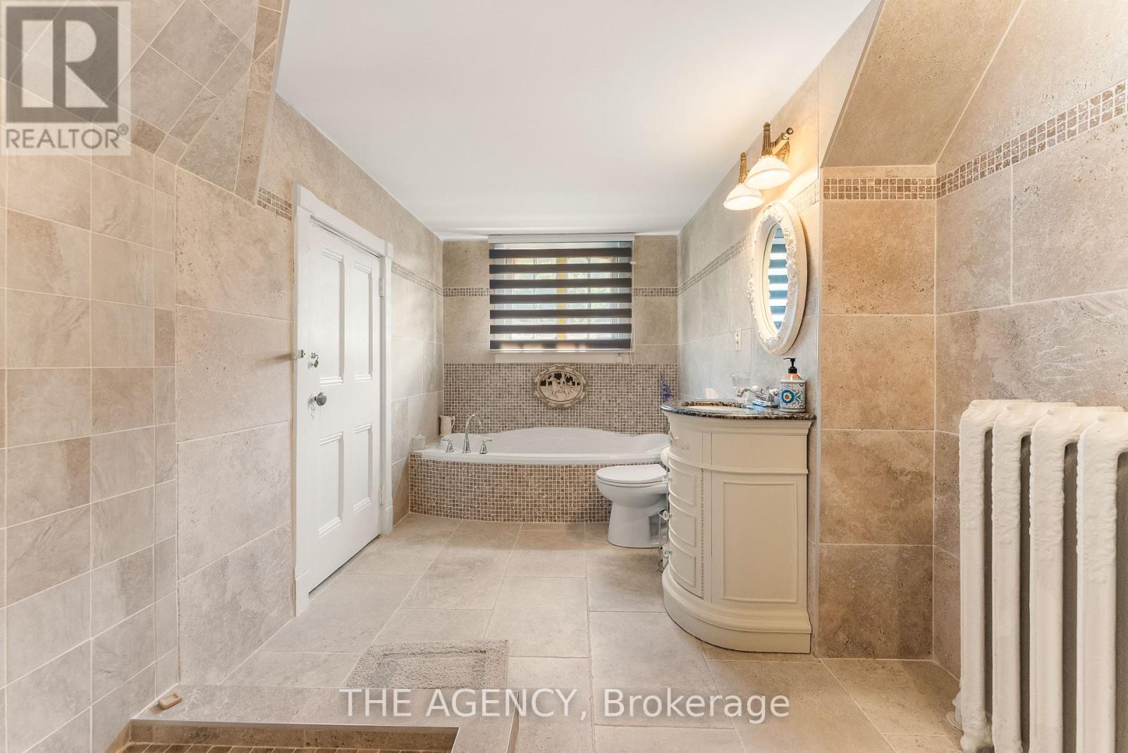 26 Ravenscliffe Avenue, Hamilton, Ontario  L8P 3M4 - Photo 18 - X12342295
