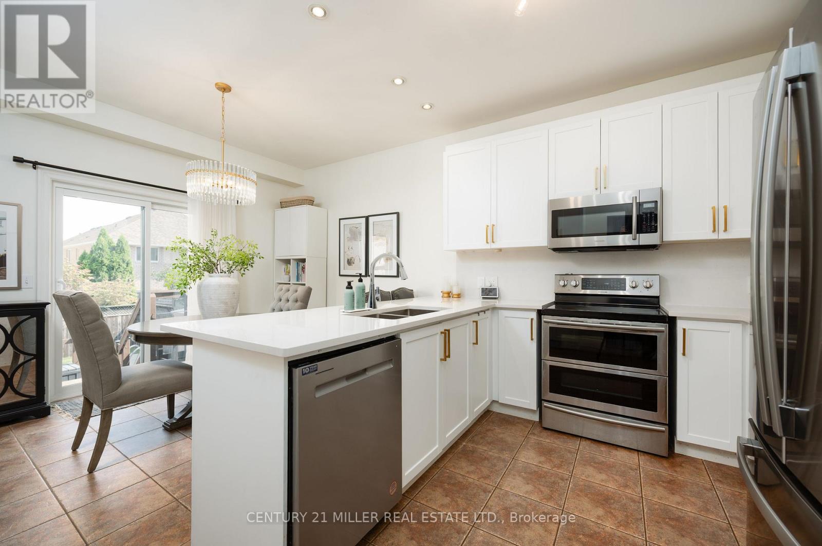 54 Hickory Crescent, Grimsby (Grimsby West), Ontario  L3M 5P9 - Photo 10 - X12342342