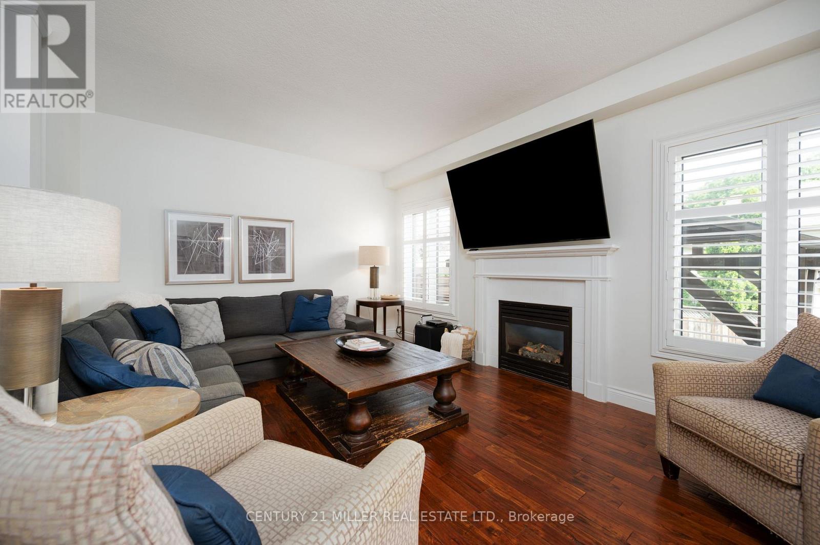 54 Hickory Crescent, Grimsby (Grimsby West), Ontario  L3M 5P9 - Photo 7 - X12342342