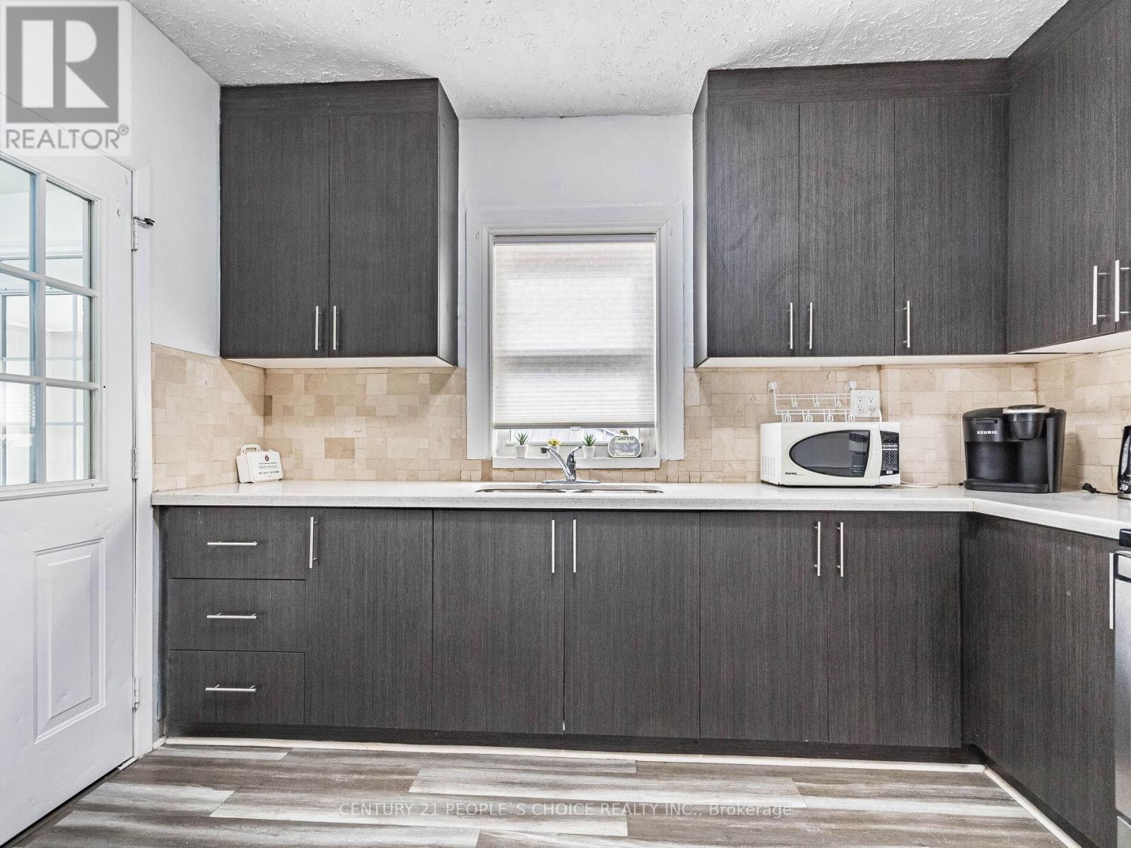 5001 Kitchener Street, Niagara Falls, Ontario  L2G 1A9 - Photo 17 - X12342353