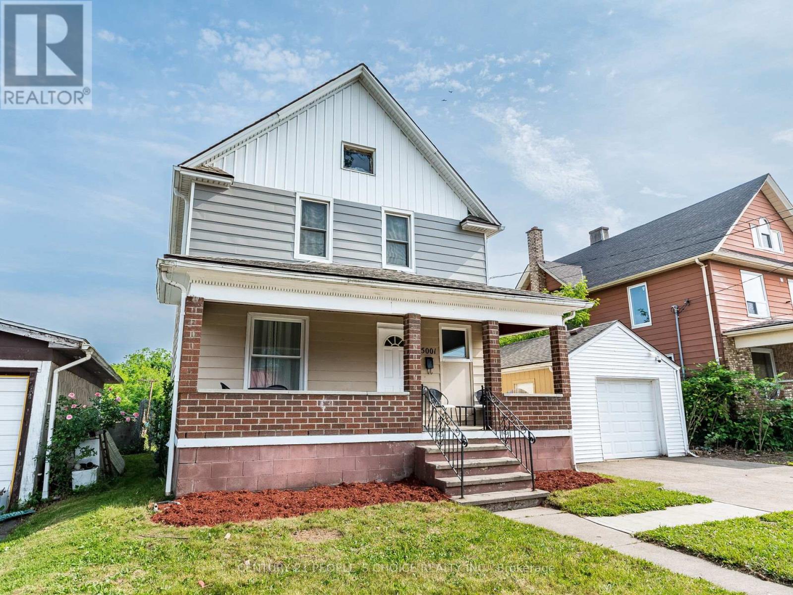 5001 Kitchener Street, Niagara Falls, Ontario  L2G 1A9 - Photo 2 - X12342353