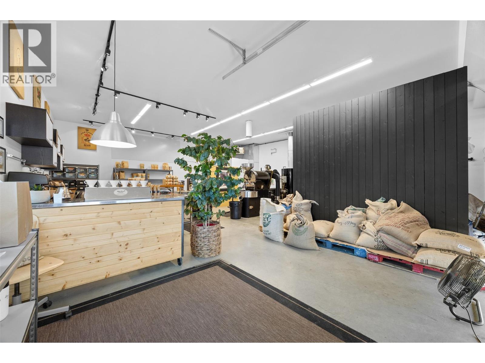 9503 Cedar Avenue, Summerland, British Columbia  V0H 1Z2 - Photo 6 - 10358896