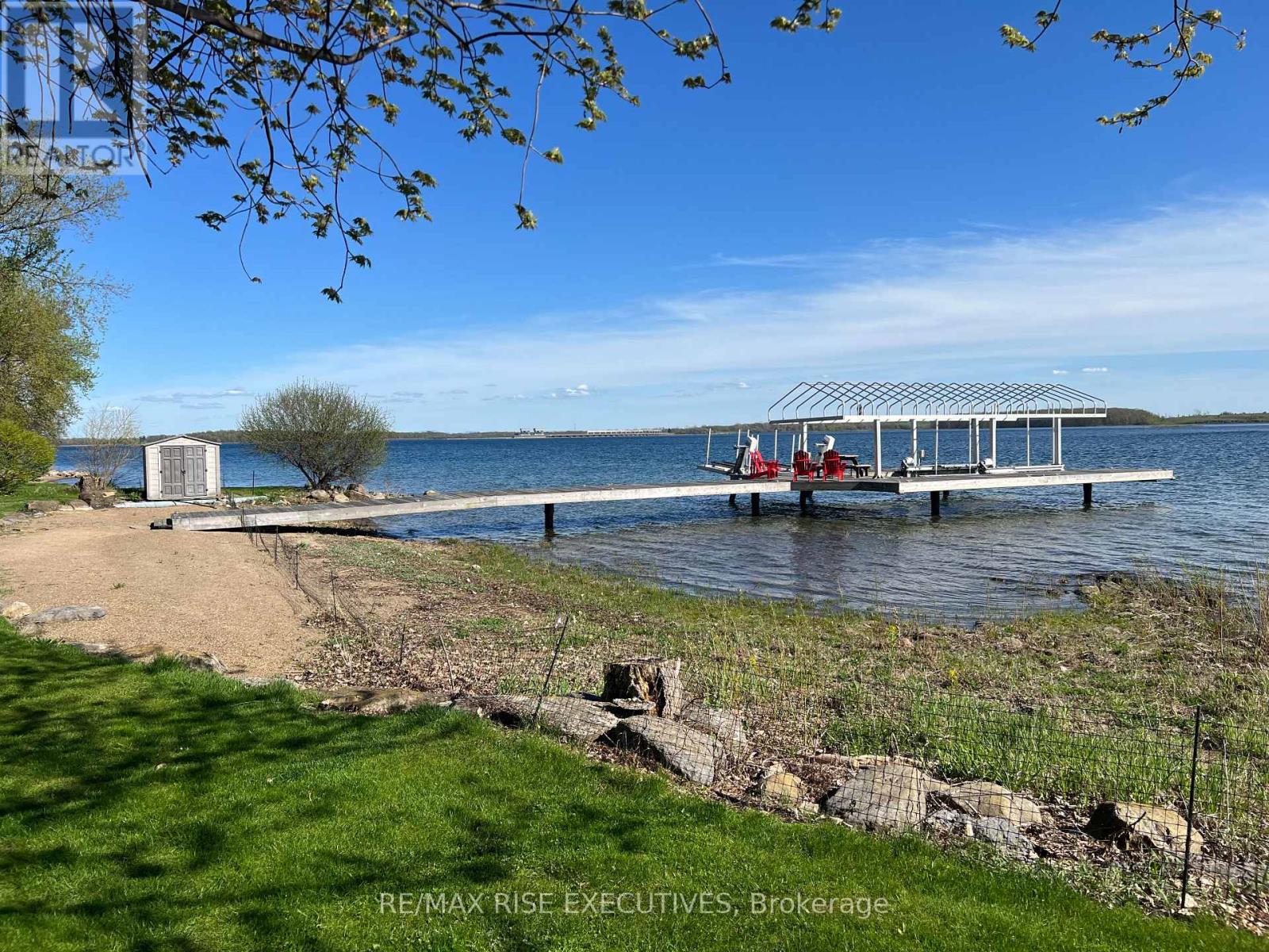 16024 Lakeside Drive, South Stormont, Ontario  K0C 1P0 - Photo 27 - X12342419