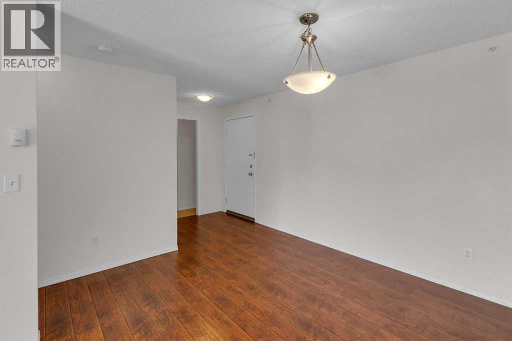 Property at 312, 3000 Citadel Meadow Point NW image 4