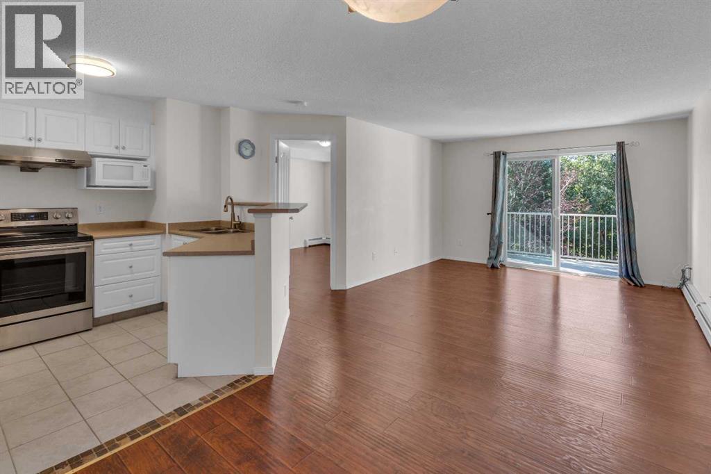 Property at 312, 3000 Citadel Meadow Point NW image 5