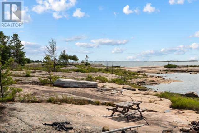 1 252c Island, Carling, Ontario  P0G 1G0 - Photo 41 - X12324920