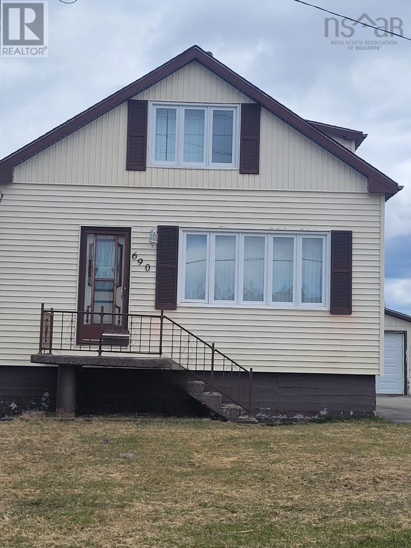 690 St Joseph Street, New Waterford, Nova Scotia  B1H 4G6 - Photo 1 - 202510368
