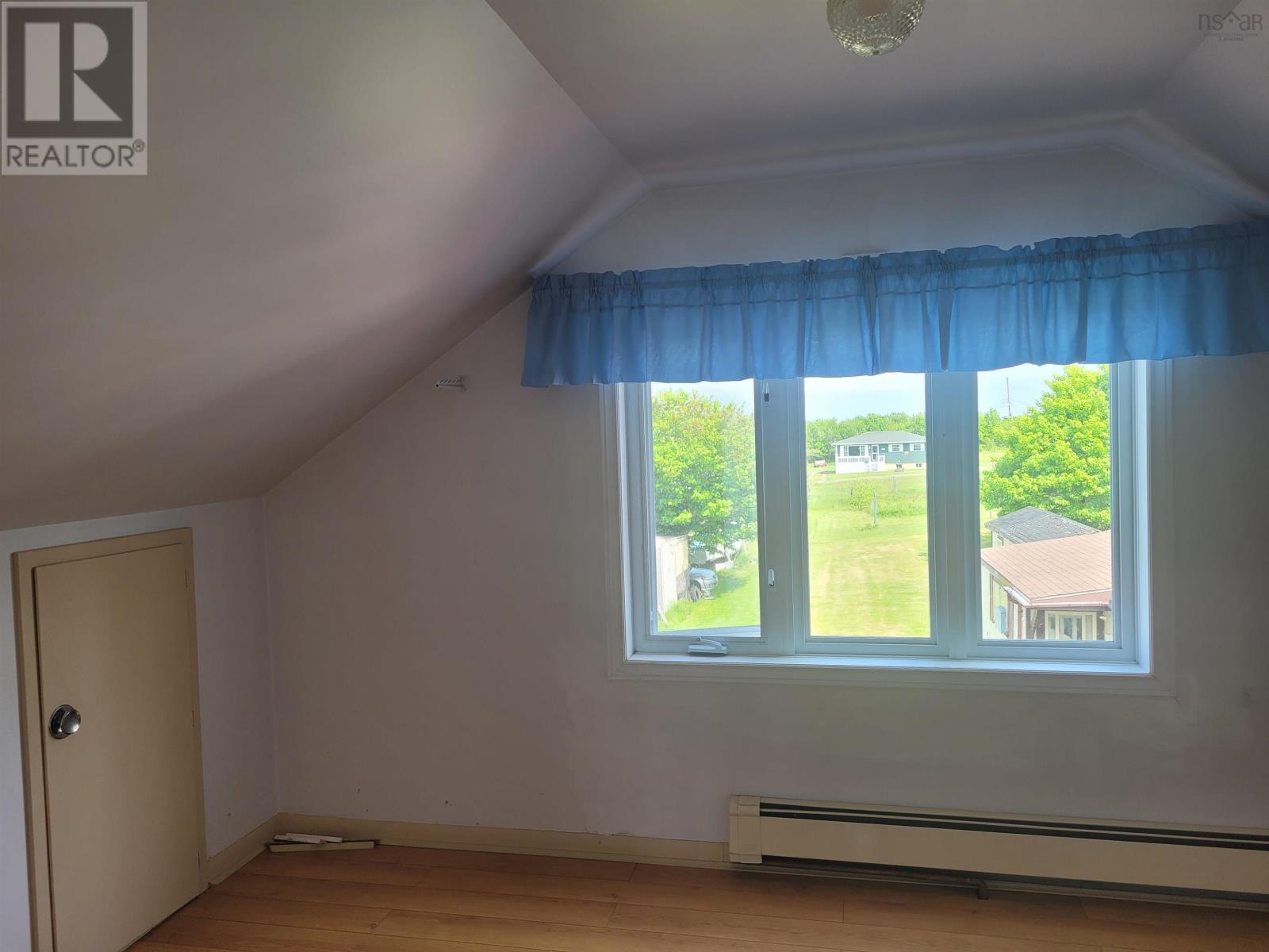 690 St Joseph Street, New Waterford, Nova Scotia  B1H 4G6 - Photo 5 - 202510368