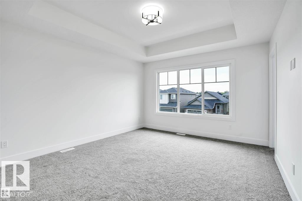 Property at 20 RESPLENDENT WY image 4