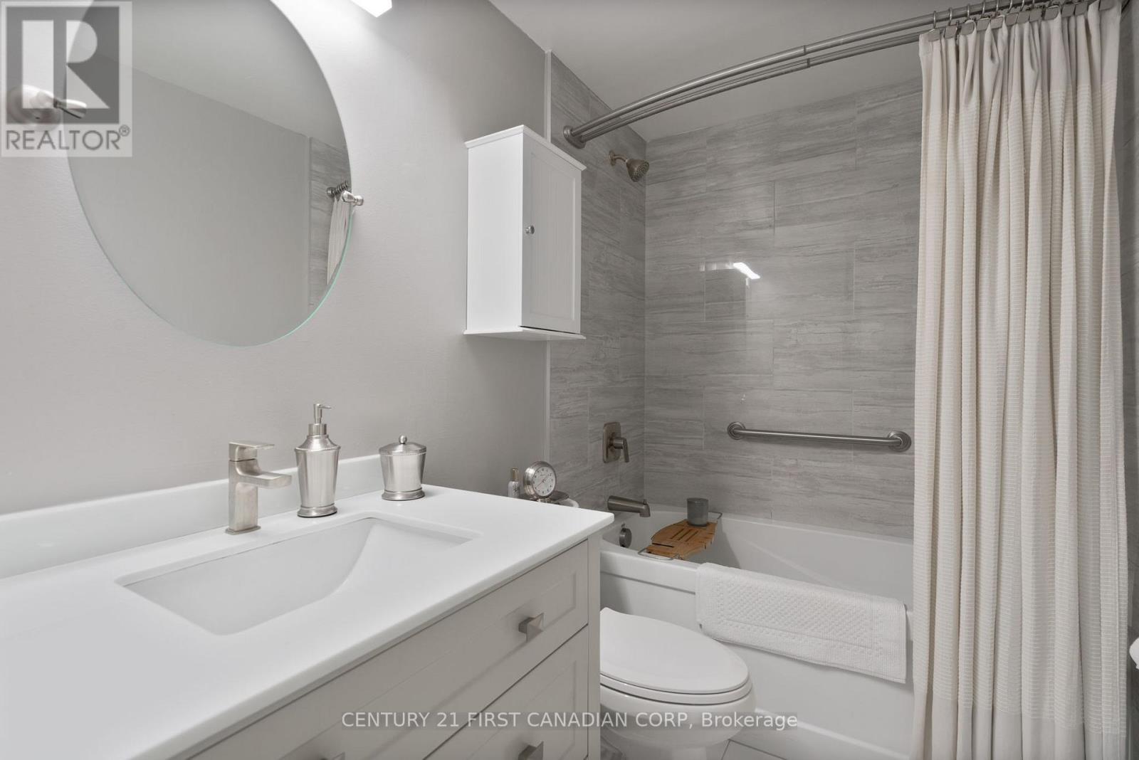 21 - 320 Westminster Avenue, London South, Ontario  N6C 5H5 - Photo 16 - X12342558