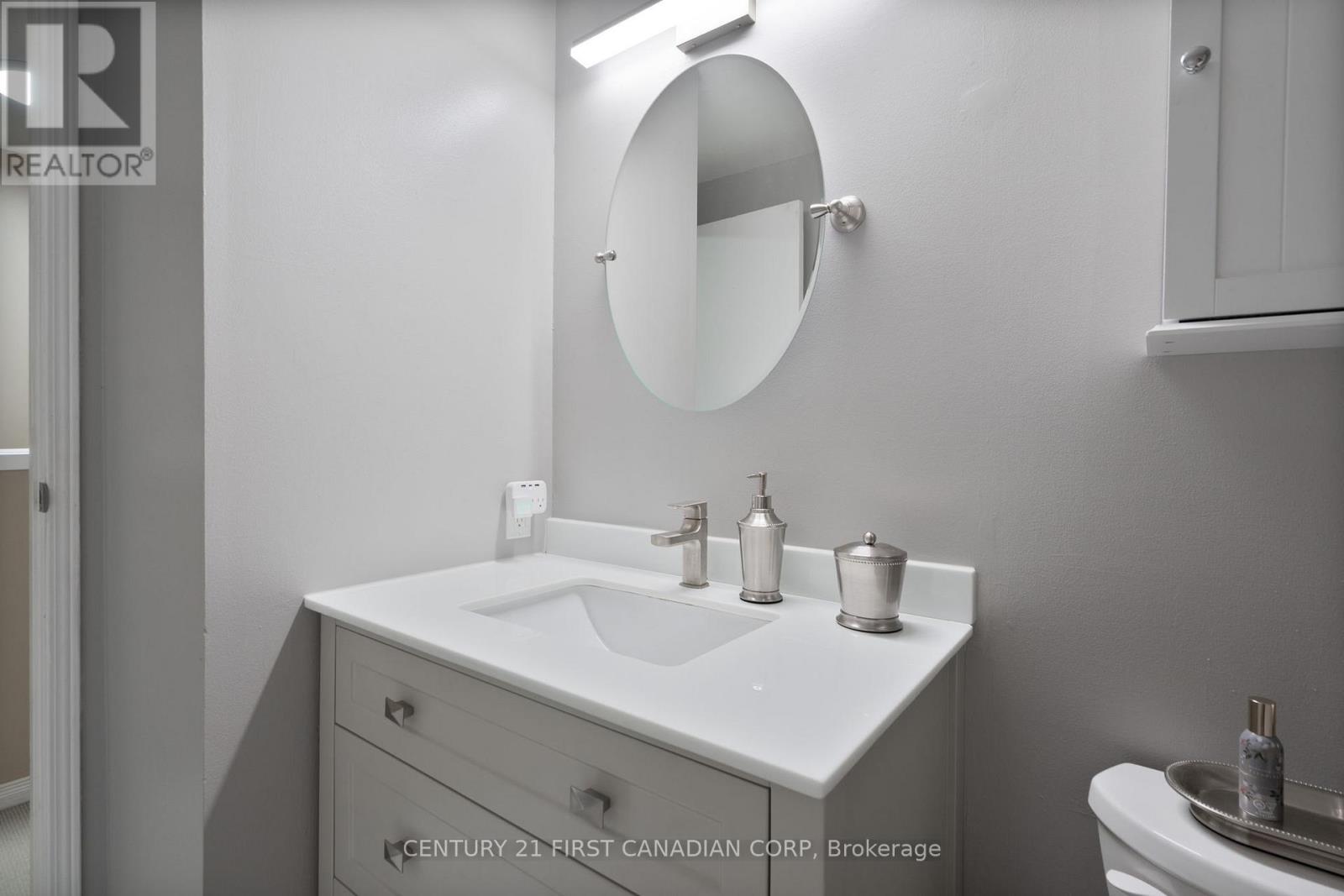 21 - 320 Westminster Avenue, London South, Ontario  N6C 5H5 - Photo 17 - X12342558