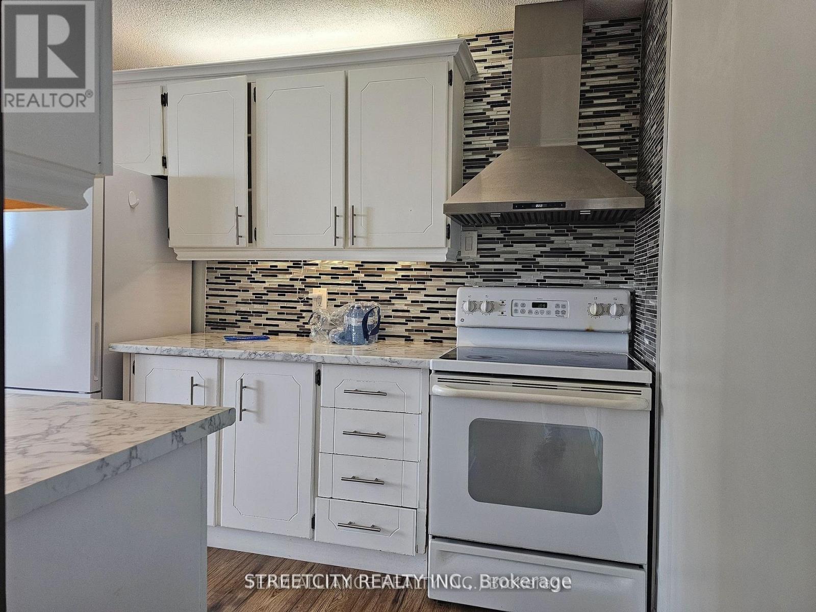 712 - 1103 Jalna Boulevard, London South, Ontario  N6E 2W8 - Photo 12 - X12342562