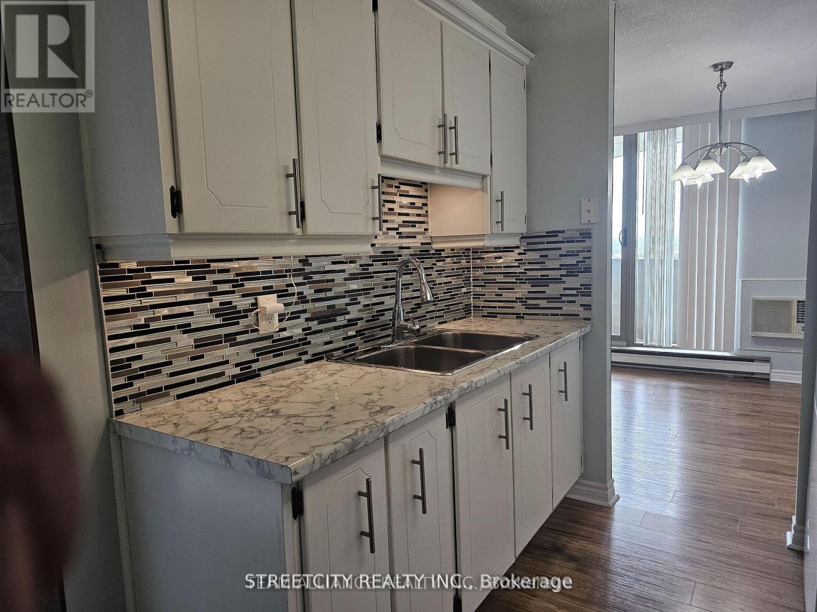712 - 1103 Jalna Boulevard, London South, Ontario  N6E 2W8 - Photo 13 - X12342562