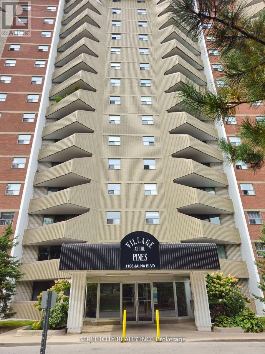 712 - 1103 Jalna Boulevard, London South, Ontario  N6E 2W8 - Photo 2 - X12342562