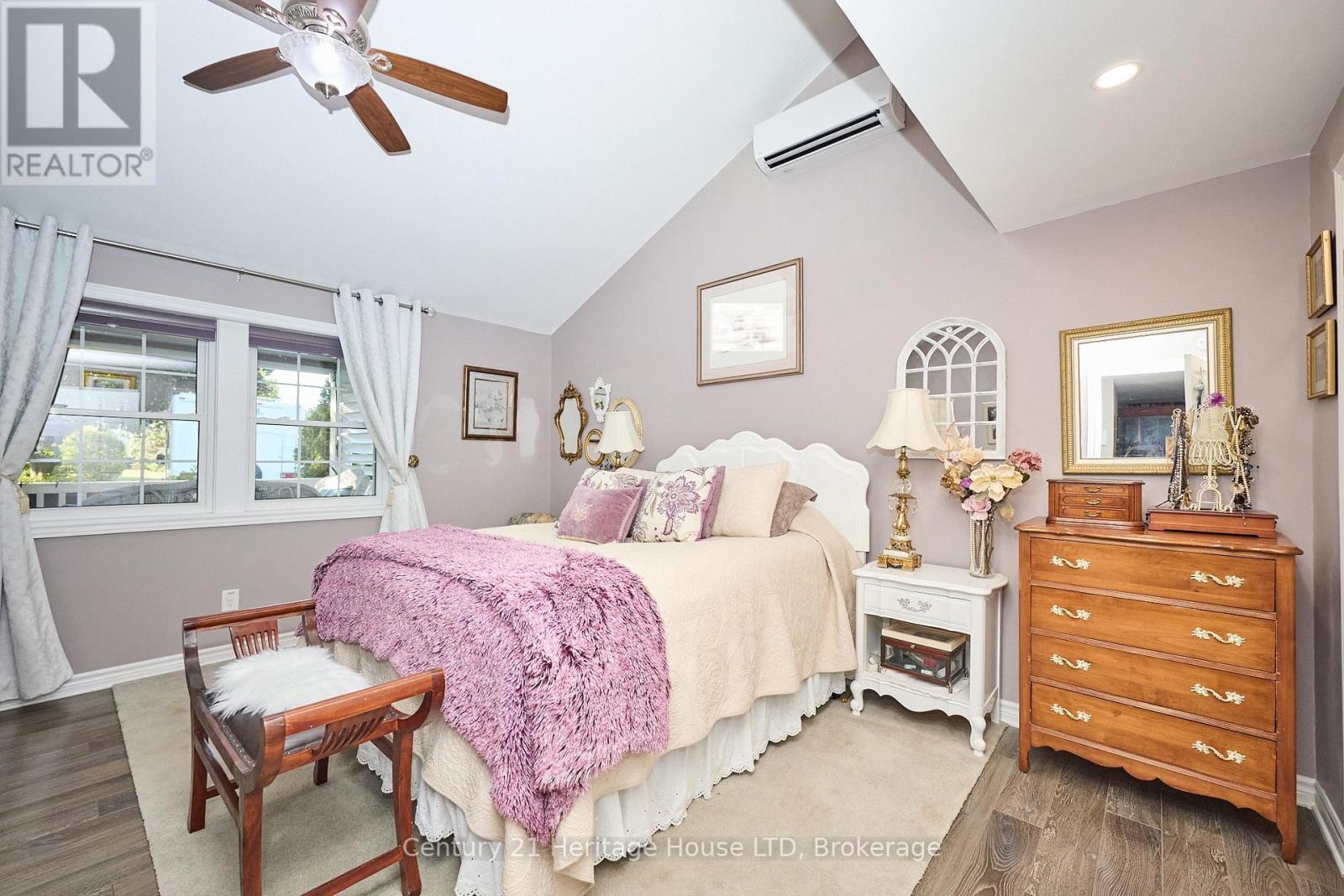 662 Lakeshore Road W, Fort Erie, Ontario  L2A 1B9 - Photo 18 - X12342588