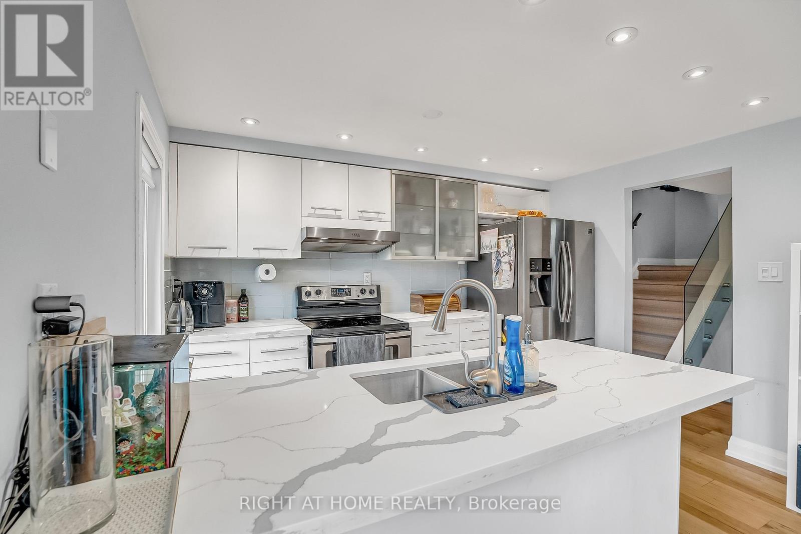 6824 Avila Road, Mississauga, Ontario  L5N 1R8 - Photo 21 - W12342444