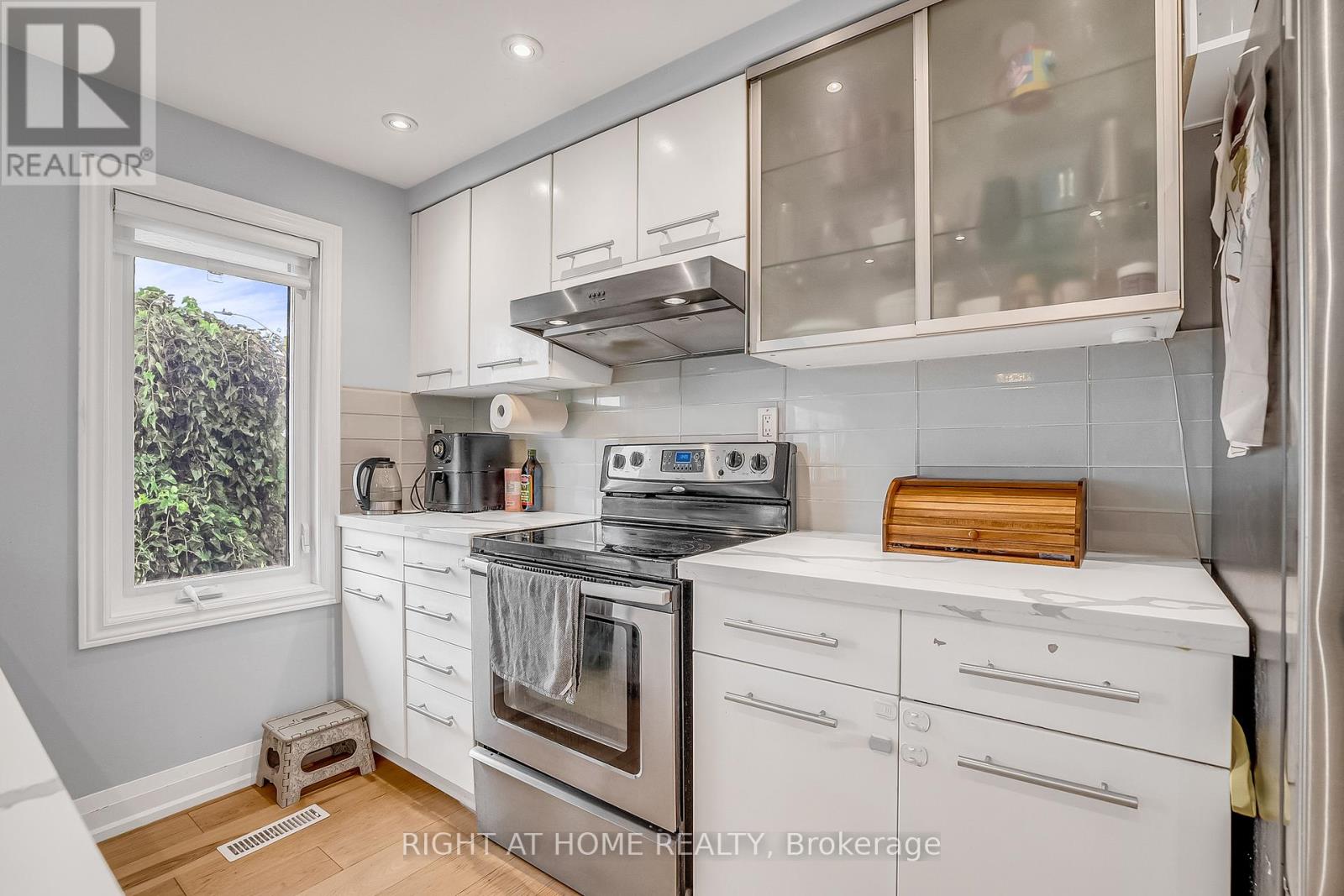6824 Avila Road, Mississauga, Ontario  L5N 1R8 - Photo 22 - W12342444