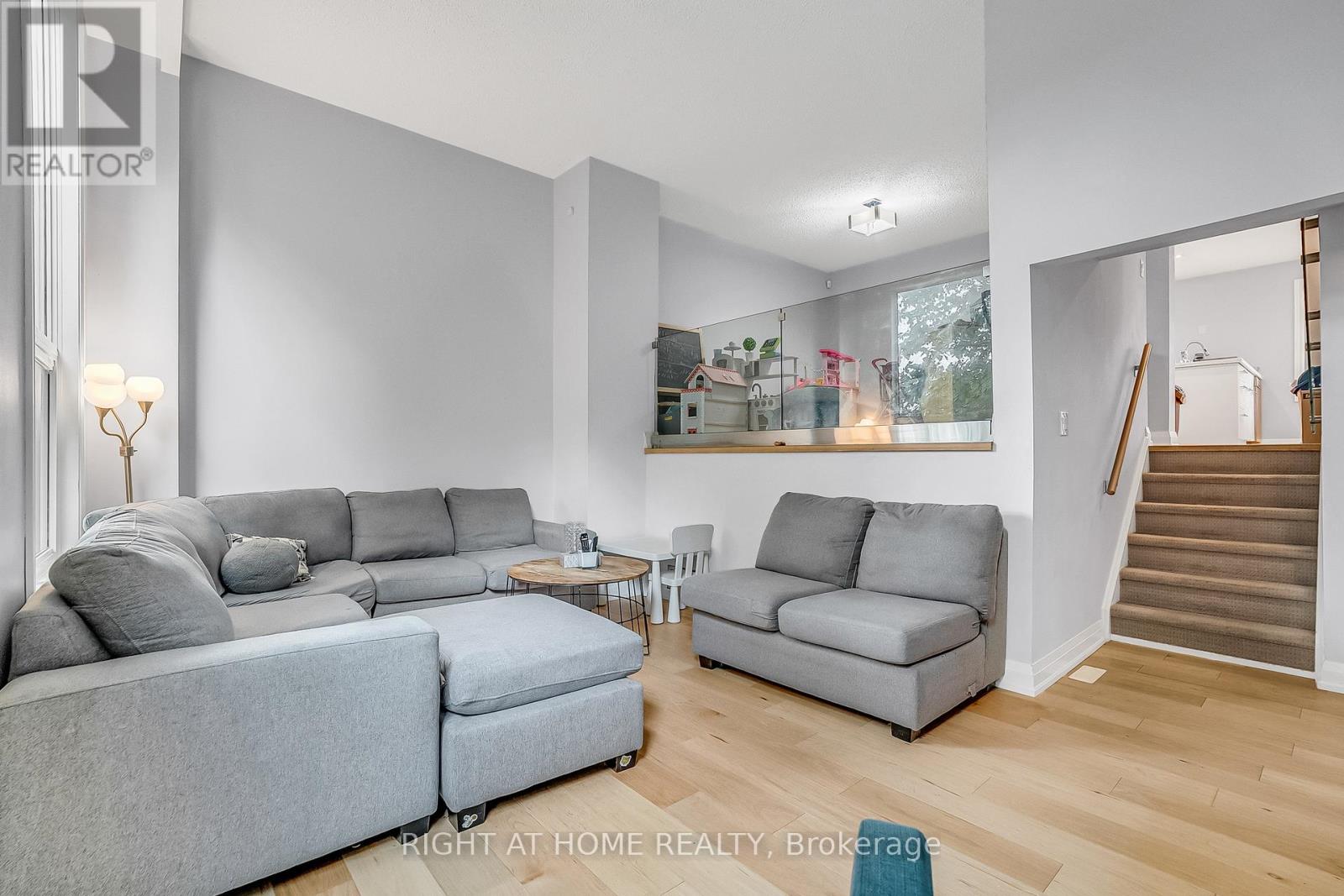 6824 Avila Road, Mississauga, Ontario  L5N 1R8 - Photo 8 - W12342444