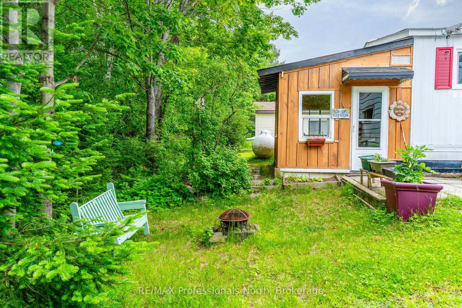 1025 Seventh Lane, Minden Hills, Ontario  K0M 2K0 - Photo 10 - X12342515