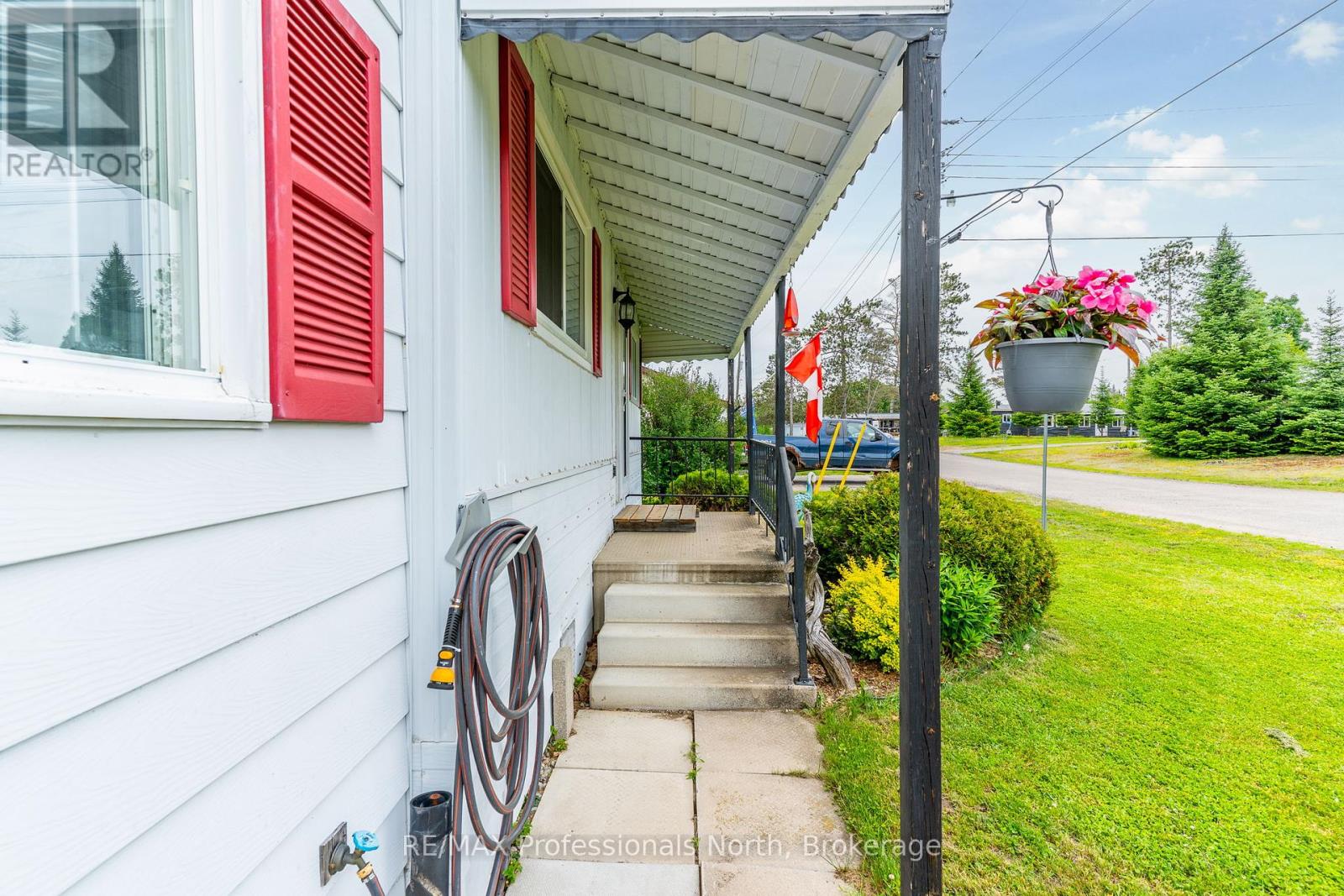 1025 Seventh Lane, Minden Hills, Ontario  K0M 2K0 - Photo 14 - X12342515