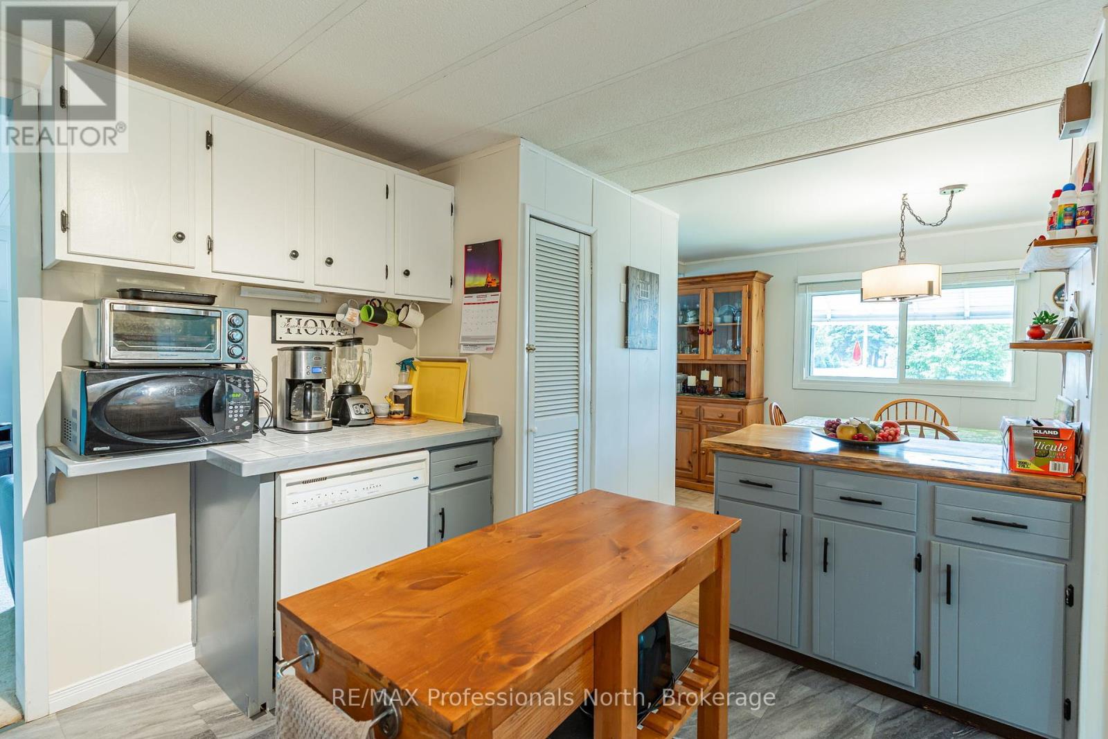 1025 Seventh Lane, Minden Hills, Ontario  K0M 2K0 - Photo 25 - X12342515
