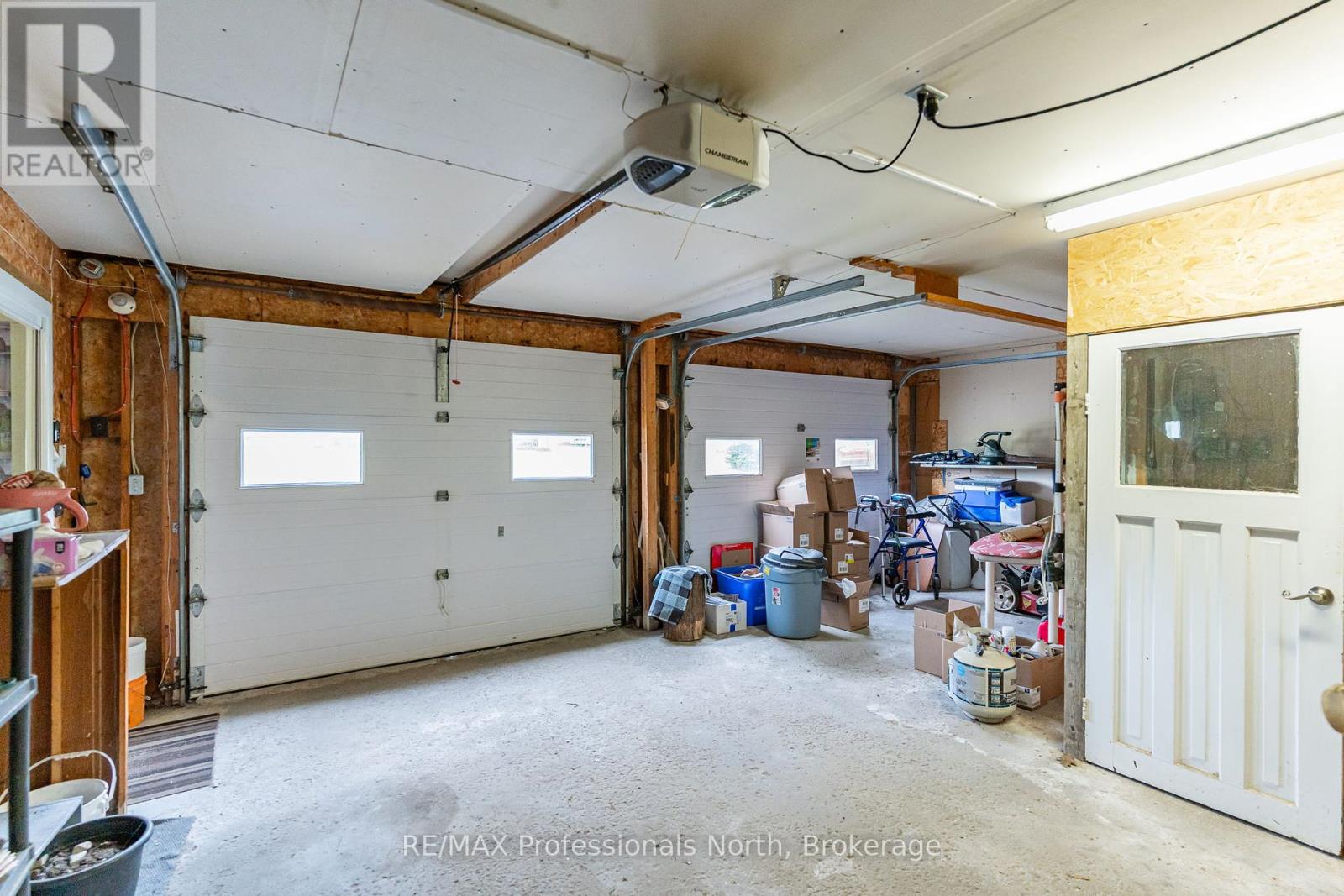 1025 Seventh Lane, Minden Hills, Ontario  K0M 2K0 - Photo 37 - X12342515