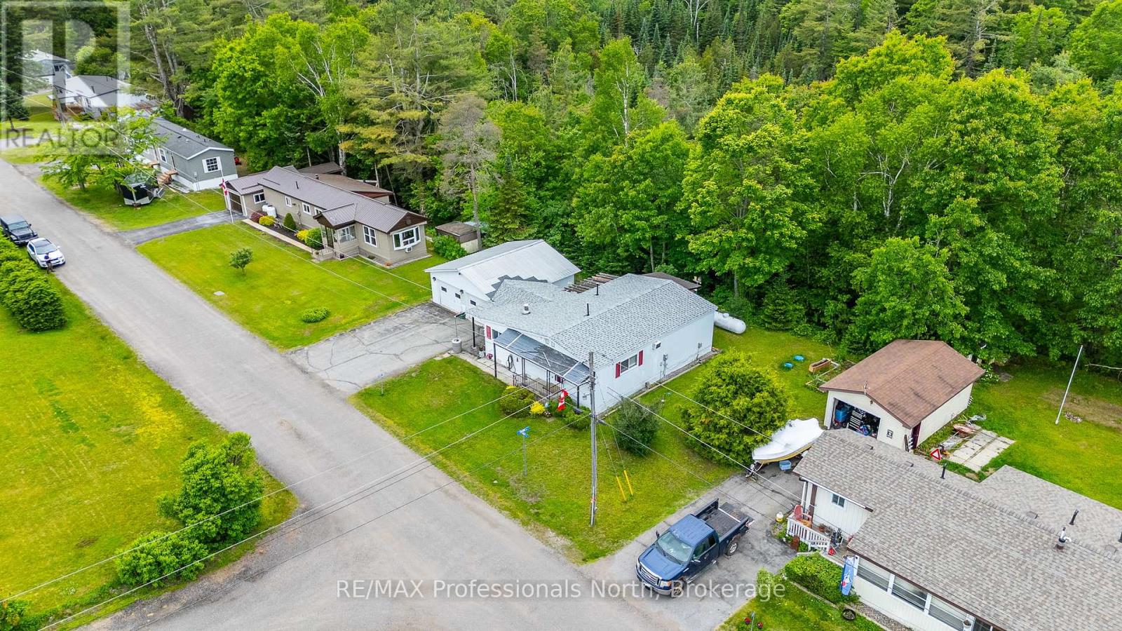 1025 Seventh Lane, Minden Hills, Ontario  K0M 2K0 - Photo 39 - X12342515