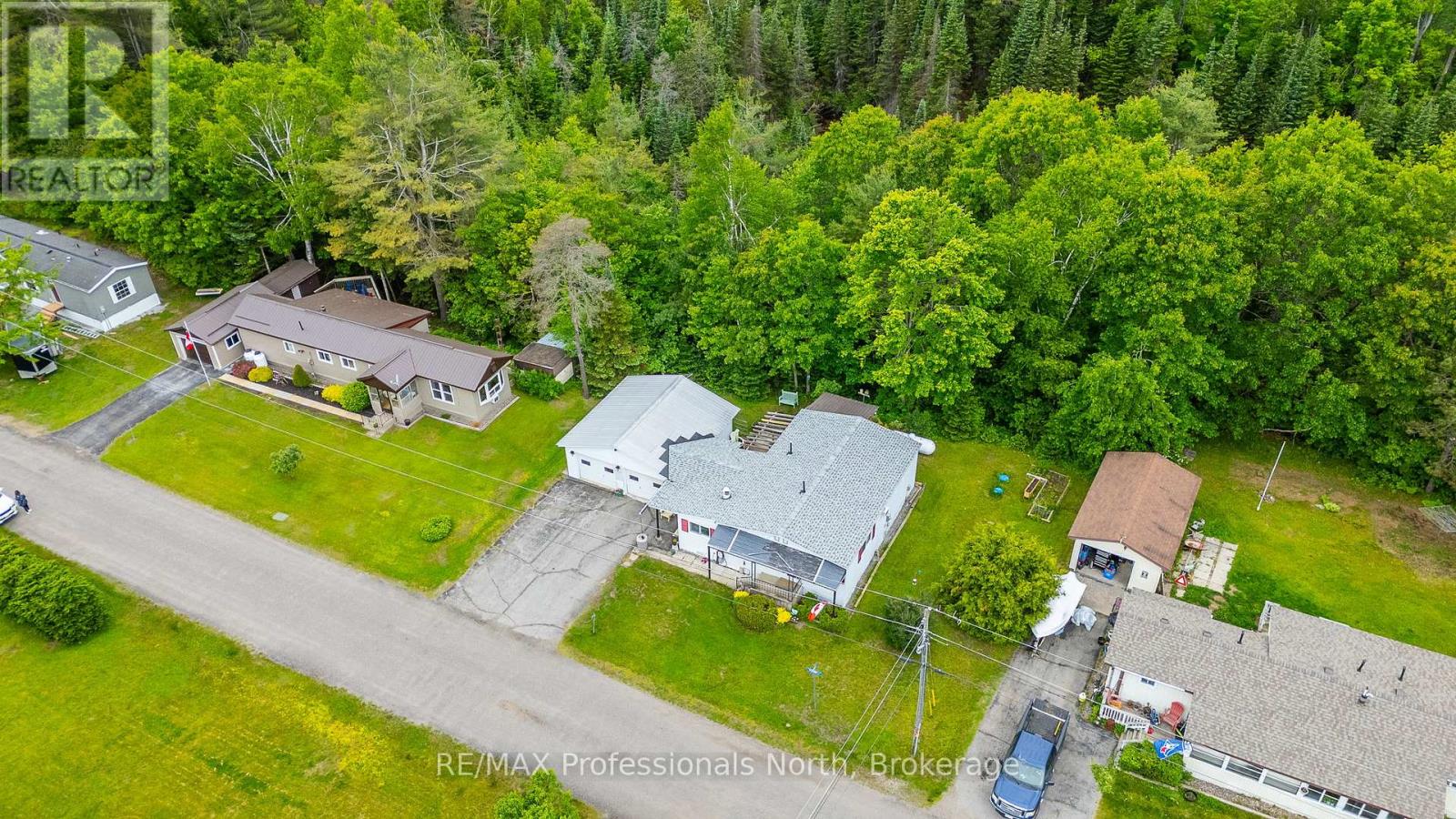 1025 Seventh Lane, Minden Hills, Ontario  K0M 2K0 - Photo 40 - X12342515