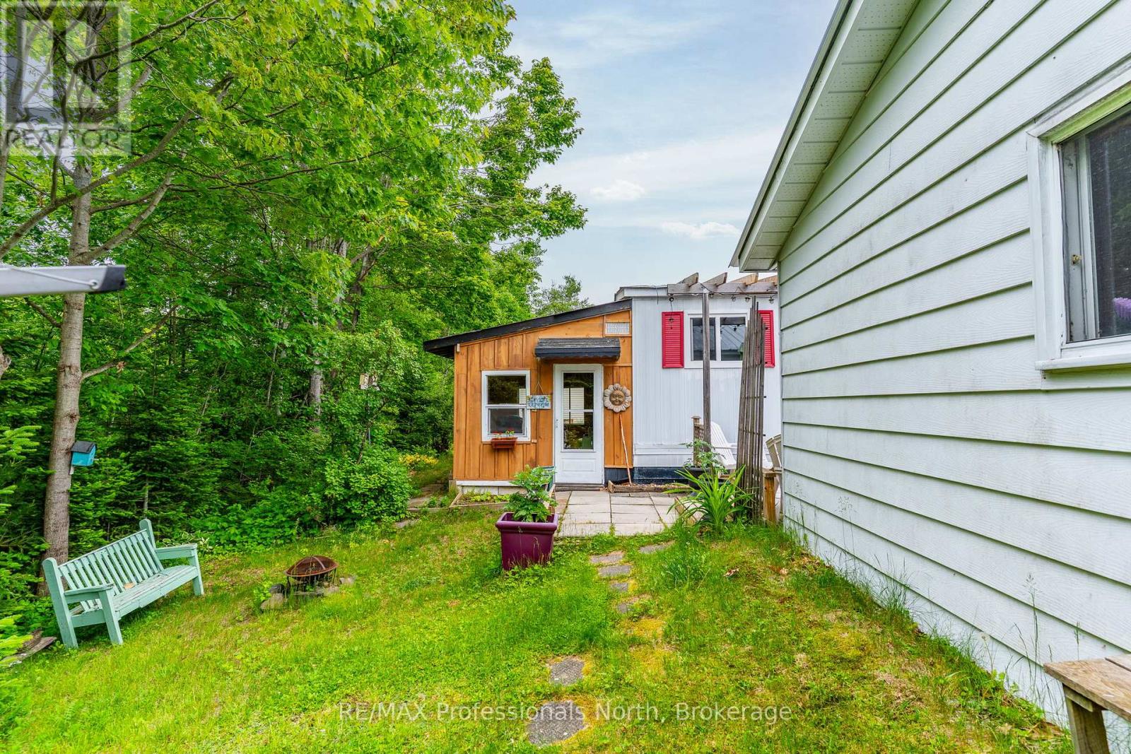 1025 Seventh Lane, Minden Hills, Ontario  K0M 2K0 - Photo 7 - X12342515