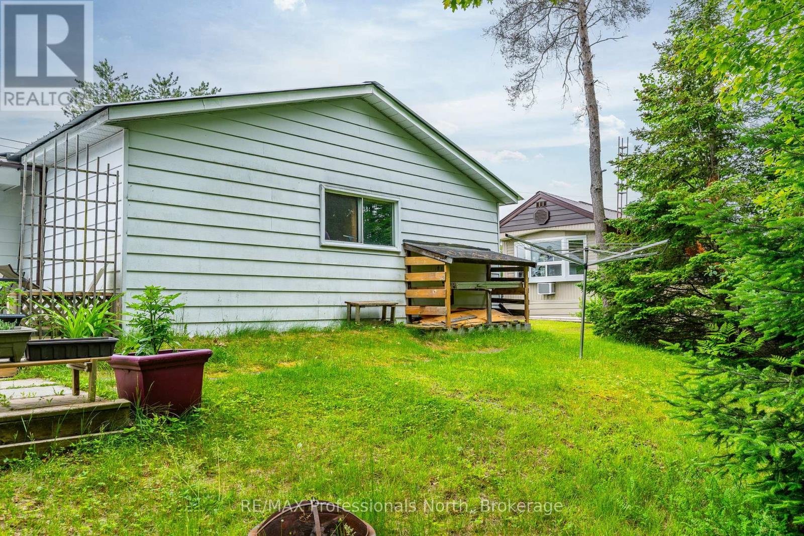 1025 Seventh Lane, Minden Hills, Ontario  K0M 2K0 - Photo 9 - X12342515