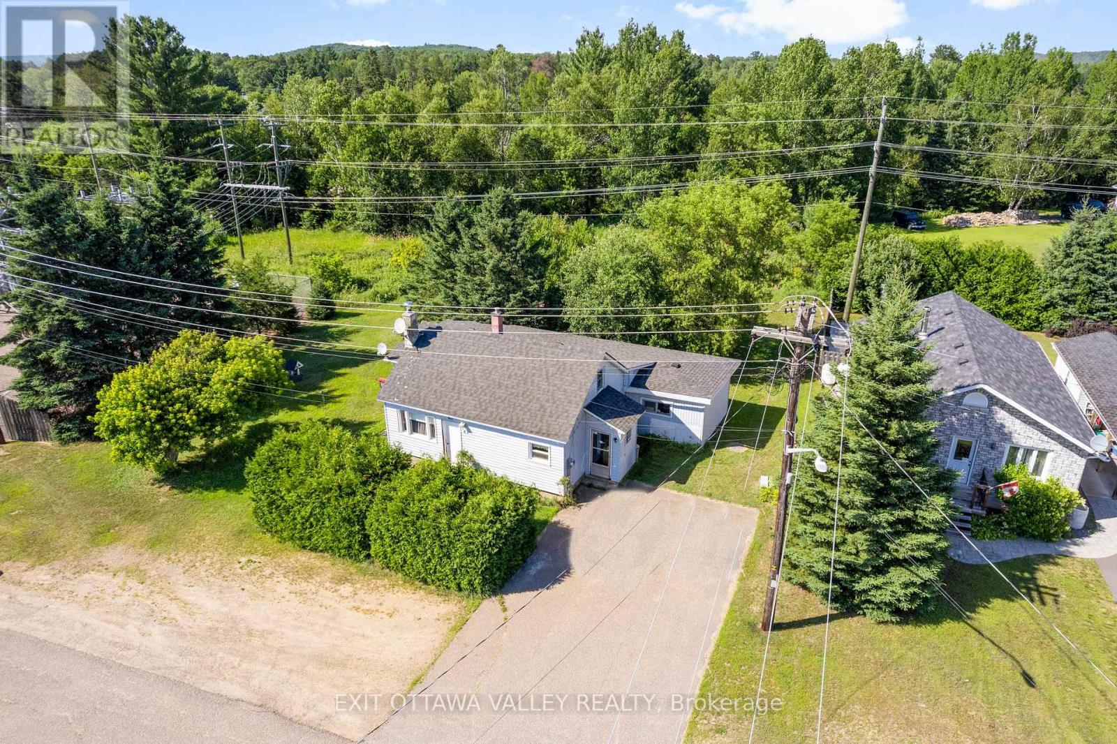 15 PHILIP STREET, Madawaska Valley, Ontario