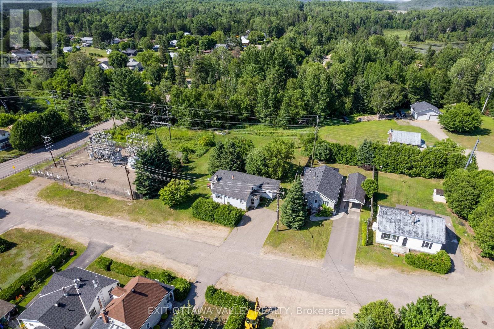 15 Philip Street, Madawaska Valley, Ontario  K0J 1B0 - Photo 4 - X12314614