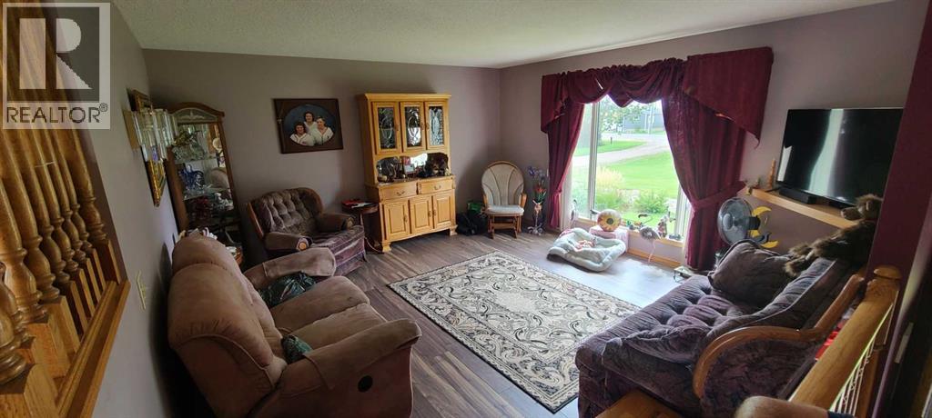 120 7 Avenue N, Vauxhall, Alberta  T0K 2K0 - Photo 7 - A2248162