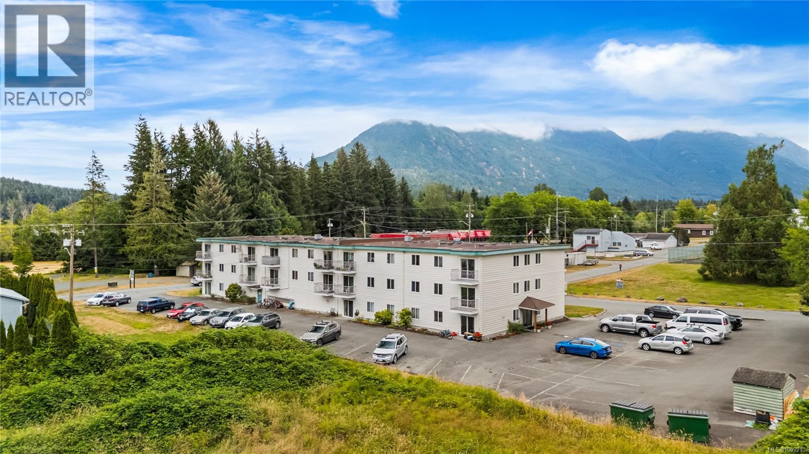 305 611 Macmillan Dr, Sayward, British Columbia  V0N 1A0 - Photo 2 - 1009210