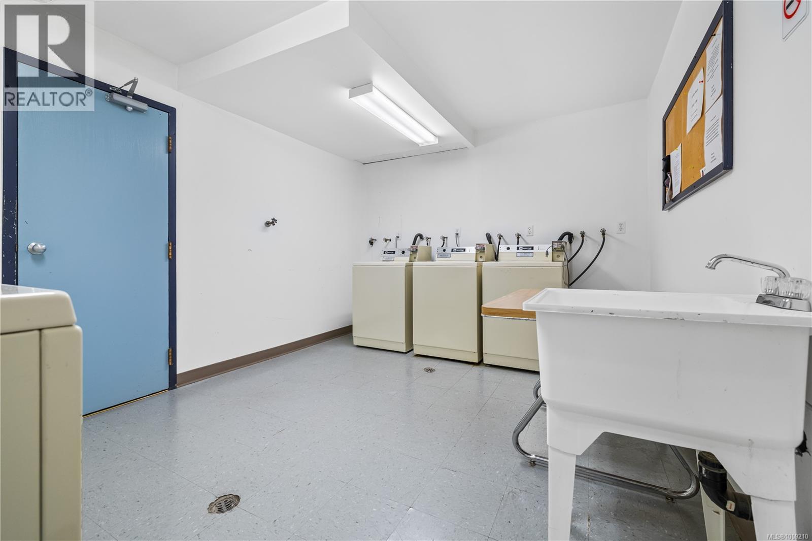 305 611 Macmillan Dr, Sayward, British Columbia  V0N 1A0 - Photo 23 - 1009210